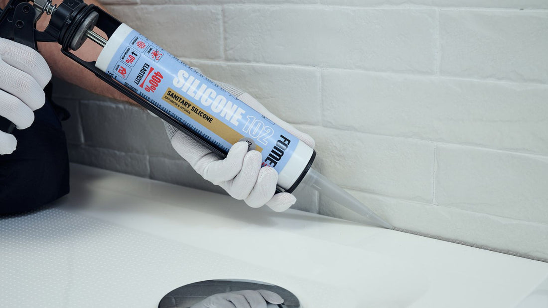 Schluss mit Schimmel & Co.: Wie Sanitärsilikon die 5 häufigsten Bad-Probleme beseitigt
